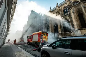 NOTRE-DAME V PLAMENECH