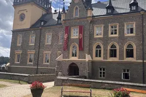 LÍNÉ KRÁLOVSTVÍ